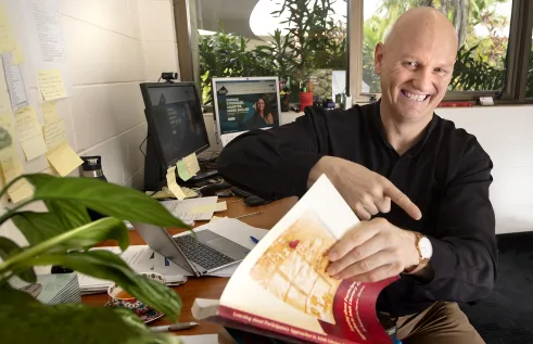 Dr Richard Bowen