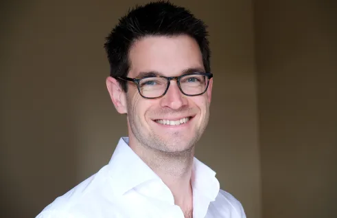 Dr Robert Commons